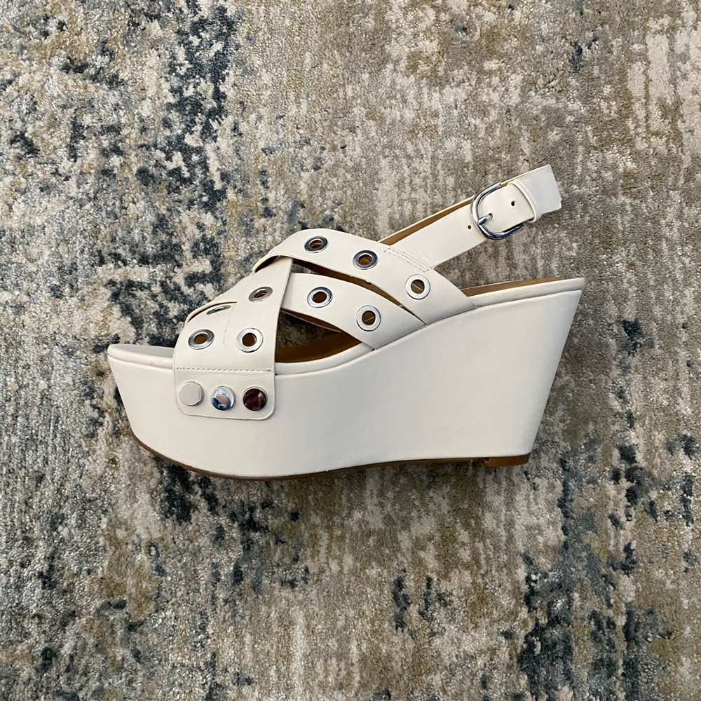 Marc Fisher Platform Sandals 7 1/2